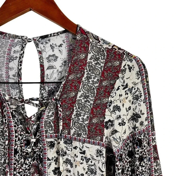 American Eagle Shorts Romper Small Multiprint Paisley Floral Boho Lace Up Chest - Picture 4 of 9